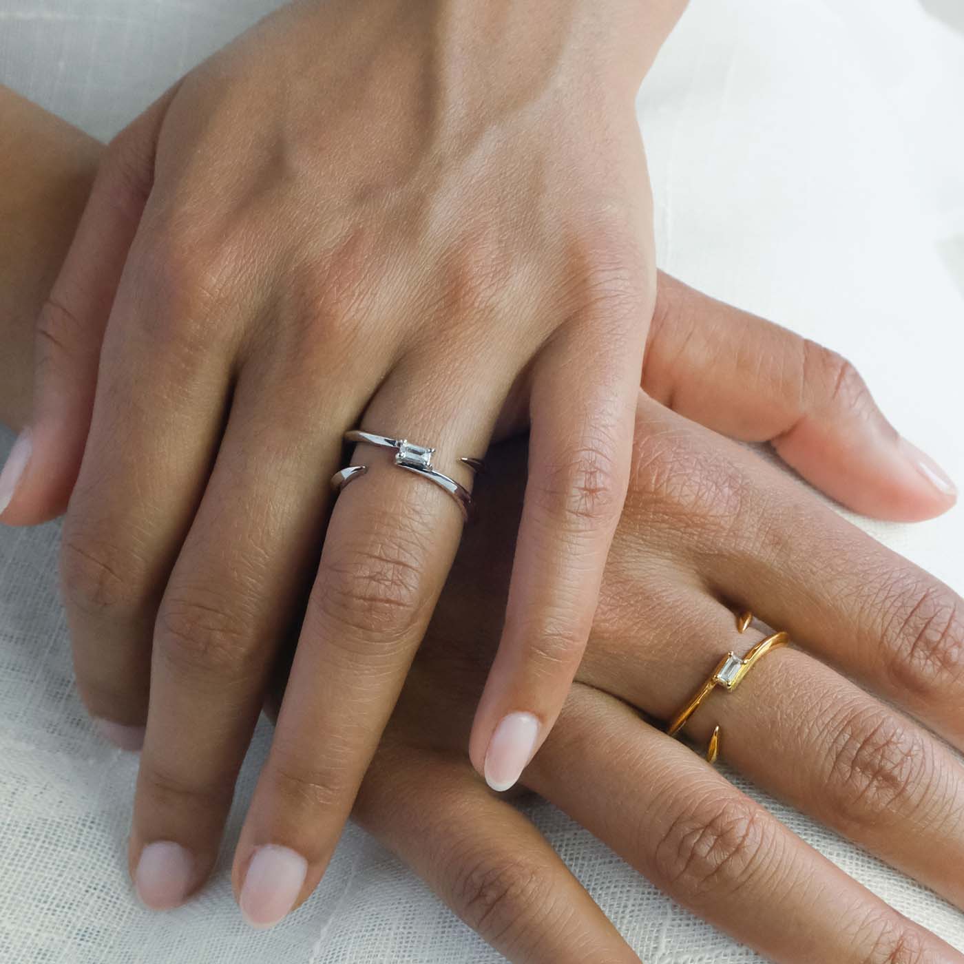 Dew Ring in Rhodium-Plated Sterling Silver